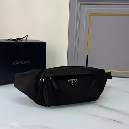 ウェストポーチ ボタン式prada 