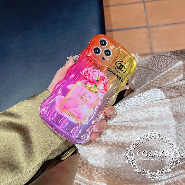 chanel iphone15 proケース 香水瓶 