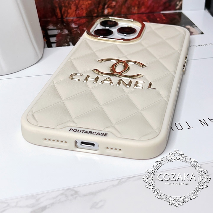 iphone 15 chanel カバー