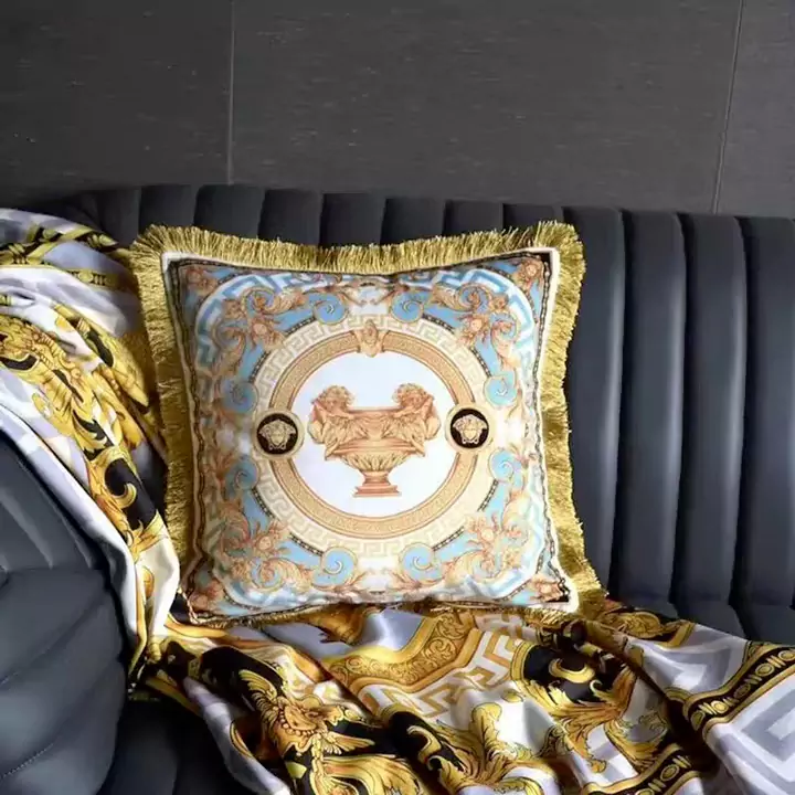 ピローケース おしゃれVersace