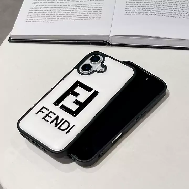 女性 アイホン 16 pro カバー フェンディ fendi